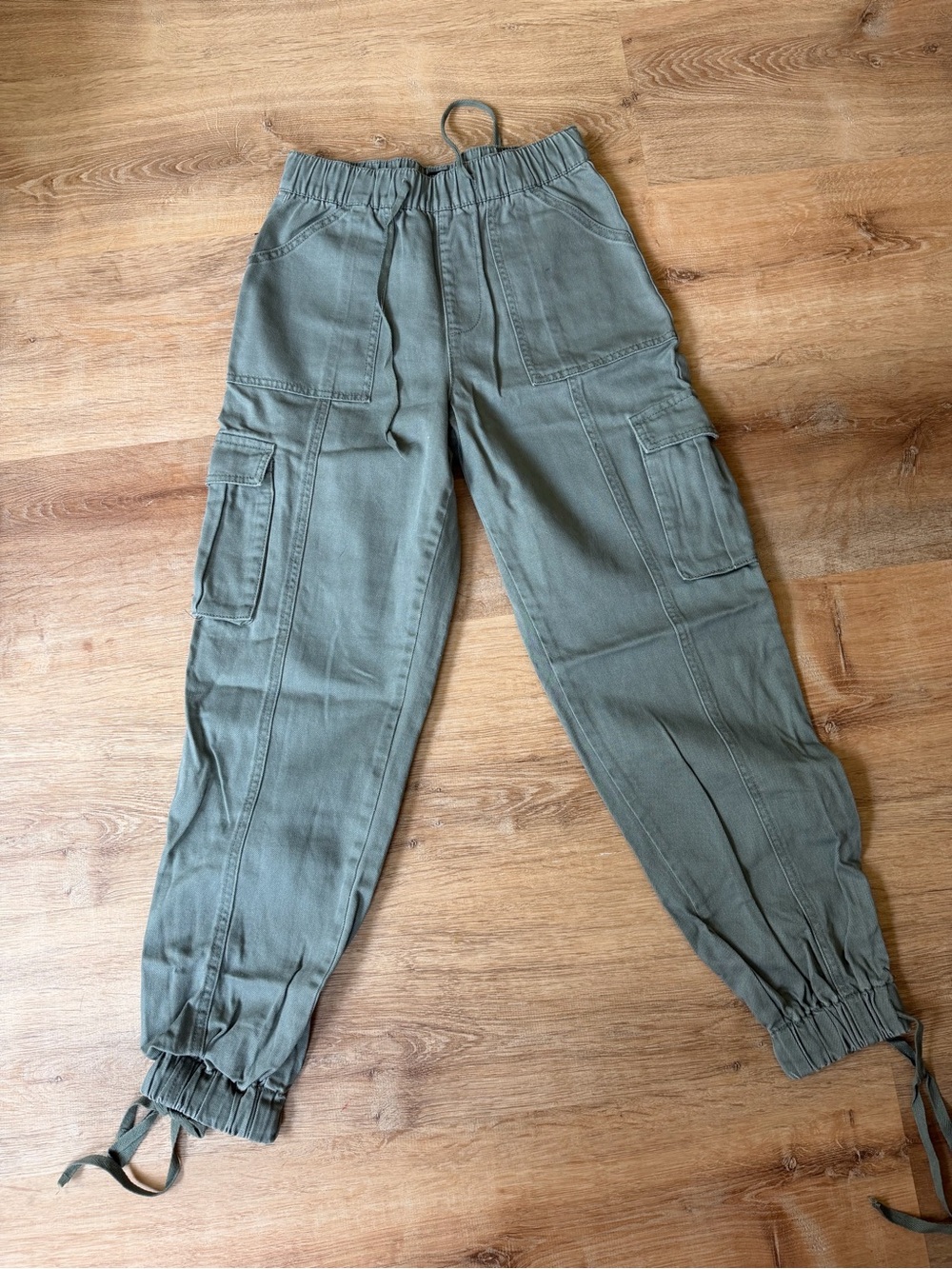 Forever 21 Olive Green High Wasted Cargo Pants Joggers